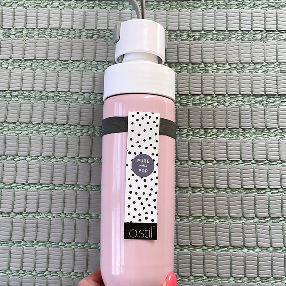 D.stil pink water bottle - Picture 1 of 2
